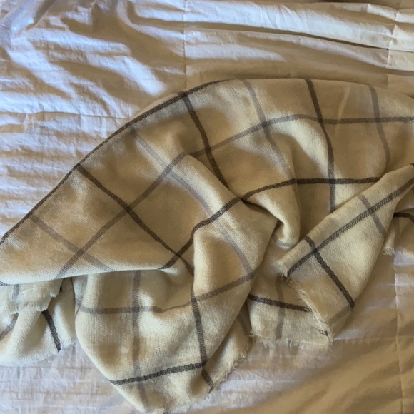 Large Soft Scarf - Picture 3 of 5